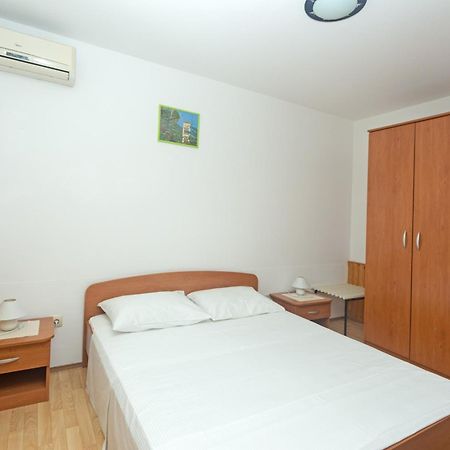 Apartments Dora Hvar Town Bagian luar foto