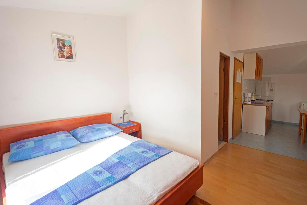 Apartments Dora Hvar Town Bagian luar foto