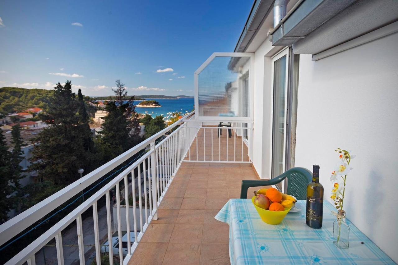 Apartments Dora Hvar Town Bagian luar foto
