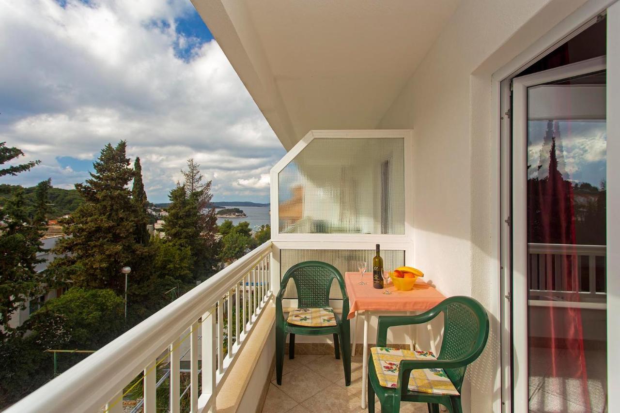 Apartments Dora Hvar Town Bagian luar foto