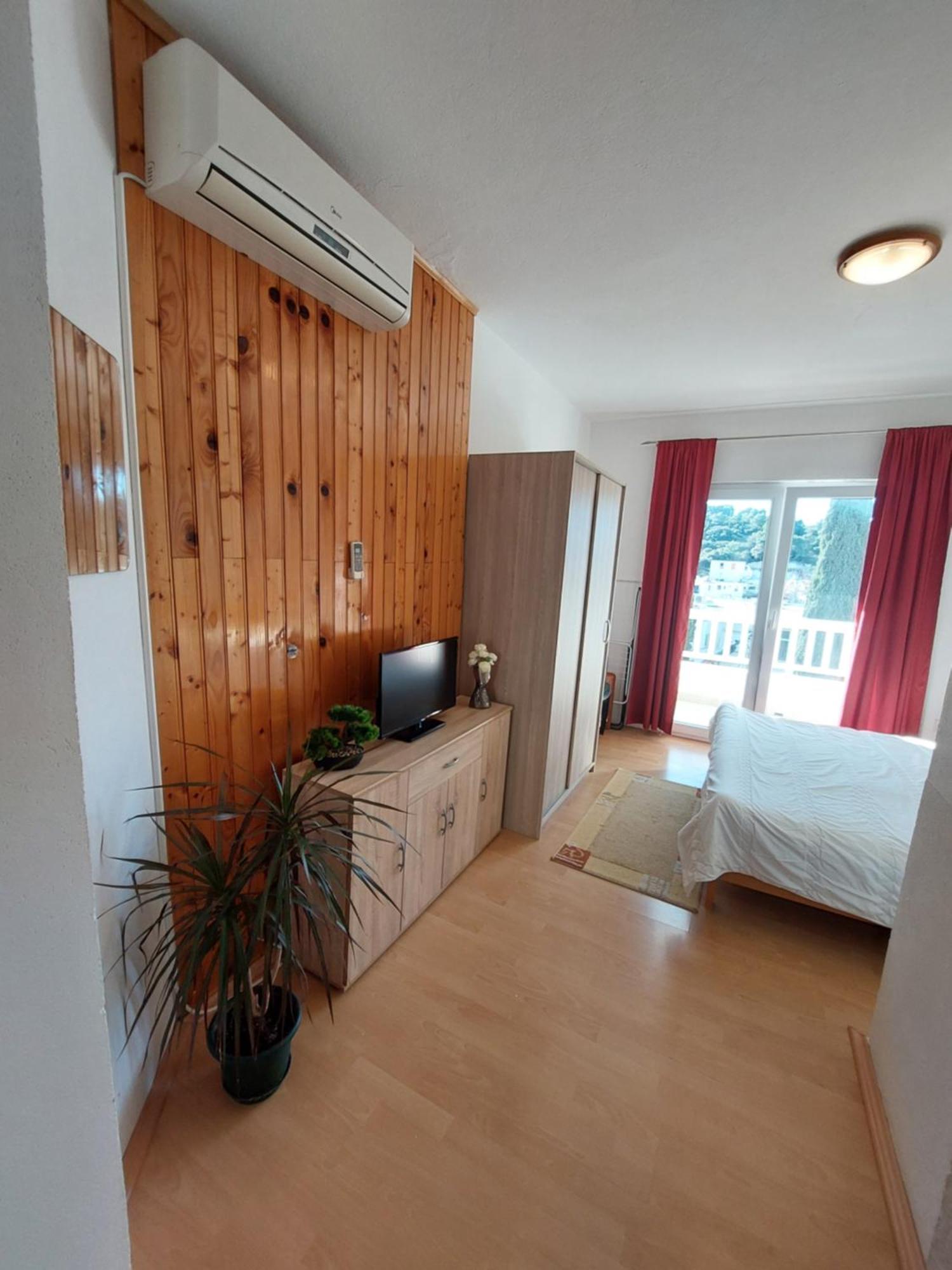Apartments Dora Hvar Town Bagian luar foto