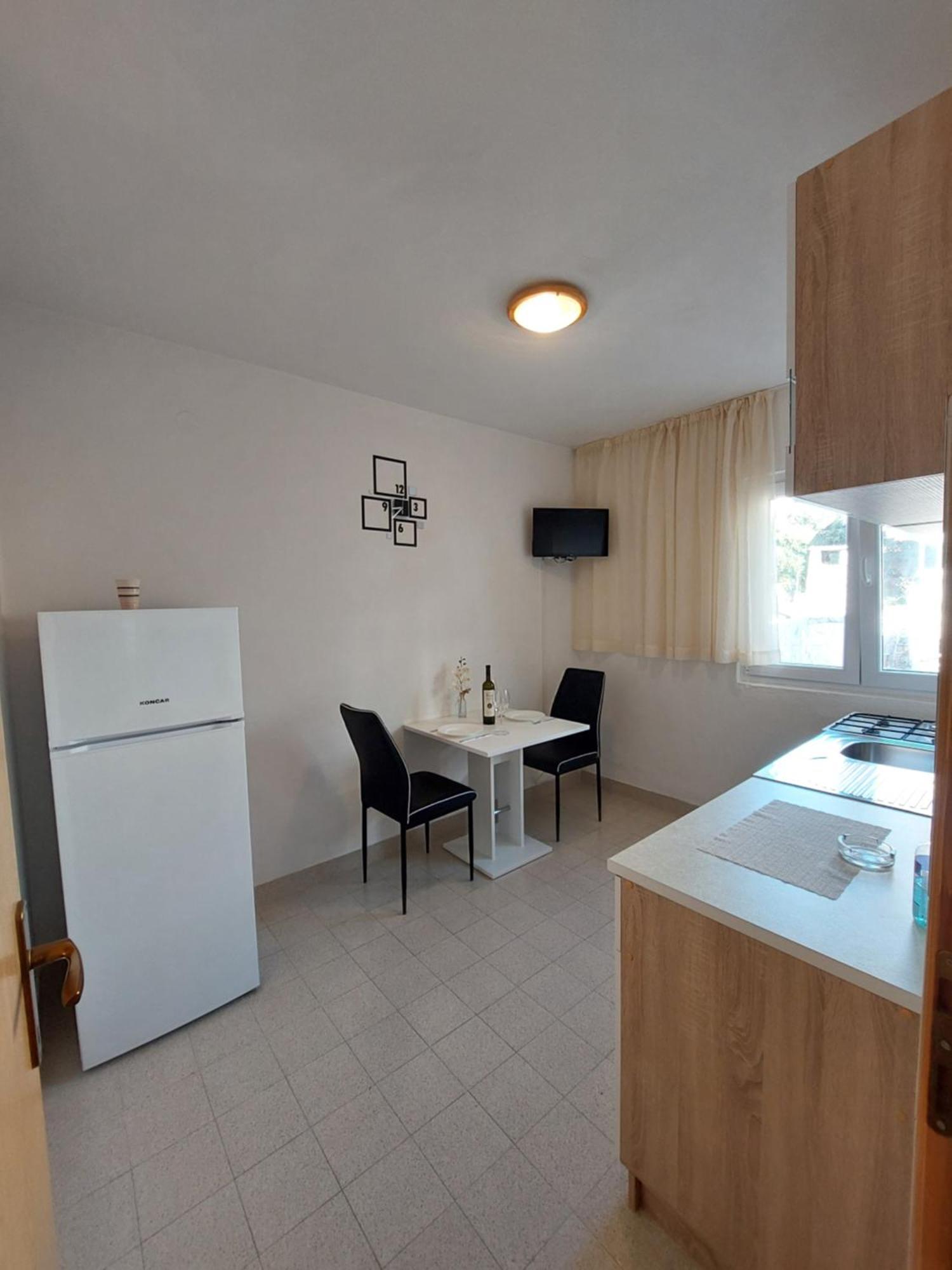 Apartments Dora Hvar Town Bagian luar foto