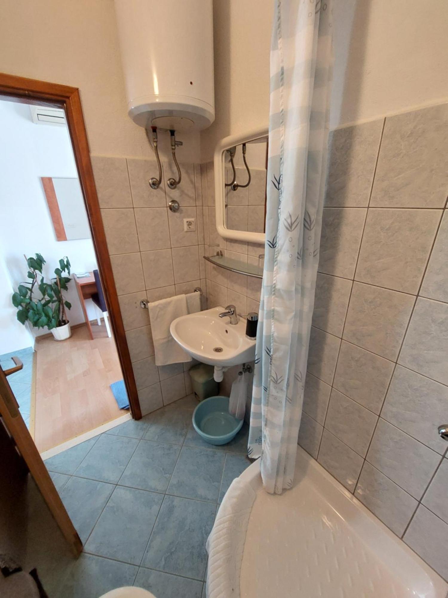 Apartments Dora Hvar Town Bagian luar foto