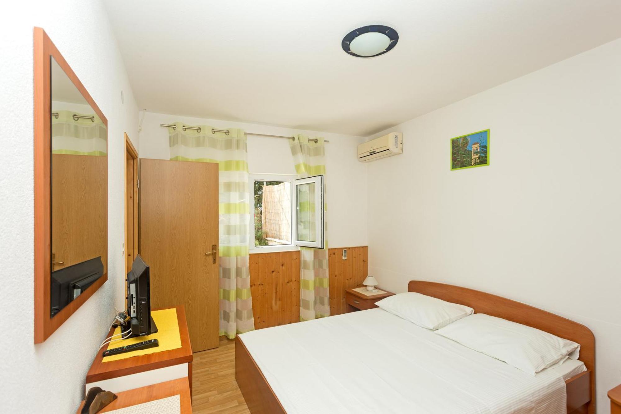 Apartments Dora Hvar Town Bagian luar foto